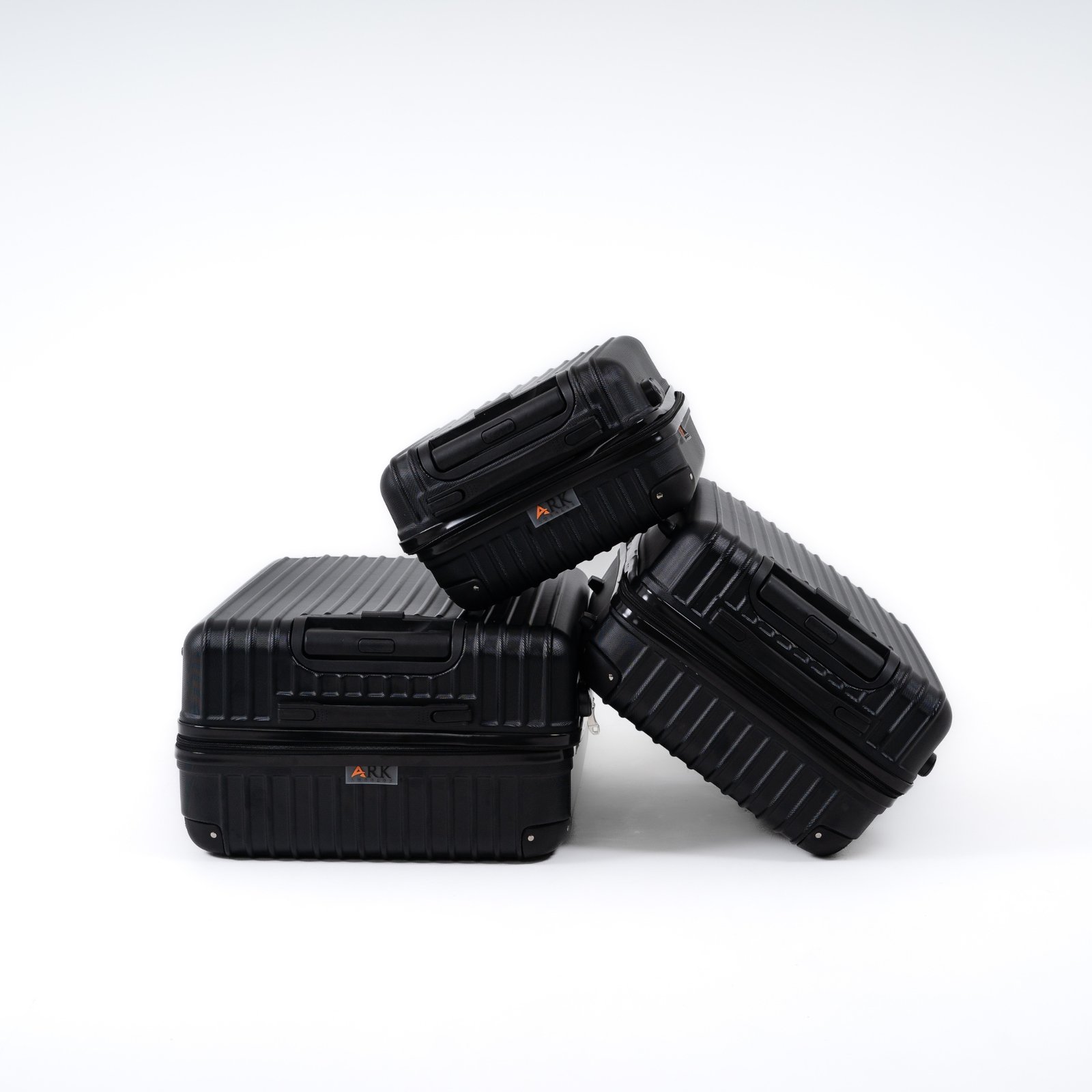 Raven Noir Voyage Luggage Set